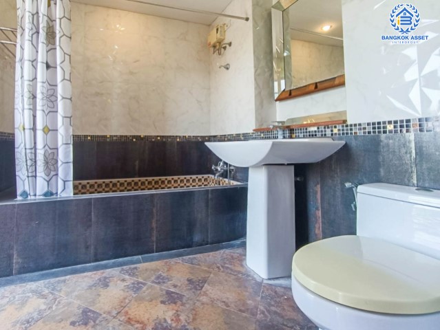 *****ทาวน์โฮมมือสองย่านนนทบุรี ม.ลูกกอล์ฟ พรีเมี่ยม ติวานนท์-ปากเกร็ด #หลังมุม เนื้อที่กว้างขวางสุดๆ ถึง 46 ตร.ว. ฟังก์ชัน 3 ห้องนอน 3 ห้องน้ำ 3 ที่จอดรถ ตกแต่งบ้านด้วยวัสดุอย่างดี พร้อมของแถมเพียบ! บนทำเลคุณภาพ ใกล้รถไฟฟ้าสายสีชมพู "สถานีแยกปากเกร็ด" และทางด่วน "ศรีรัช"